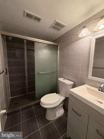 $1,500 | 606 Hazell Lane, Philadelphia, PA 19116