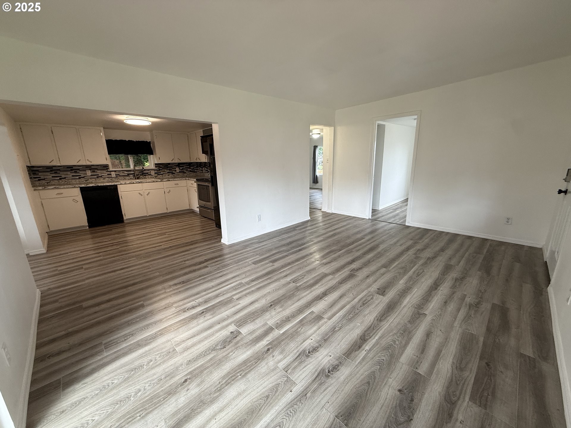 340 Radar Road Coos Bay, OR 97420 - Photo 17 of 47 Gallery Image 17