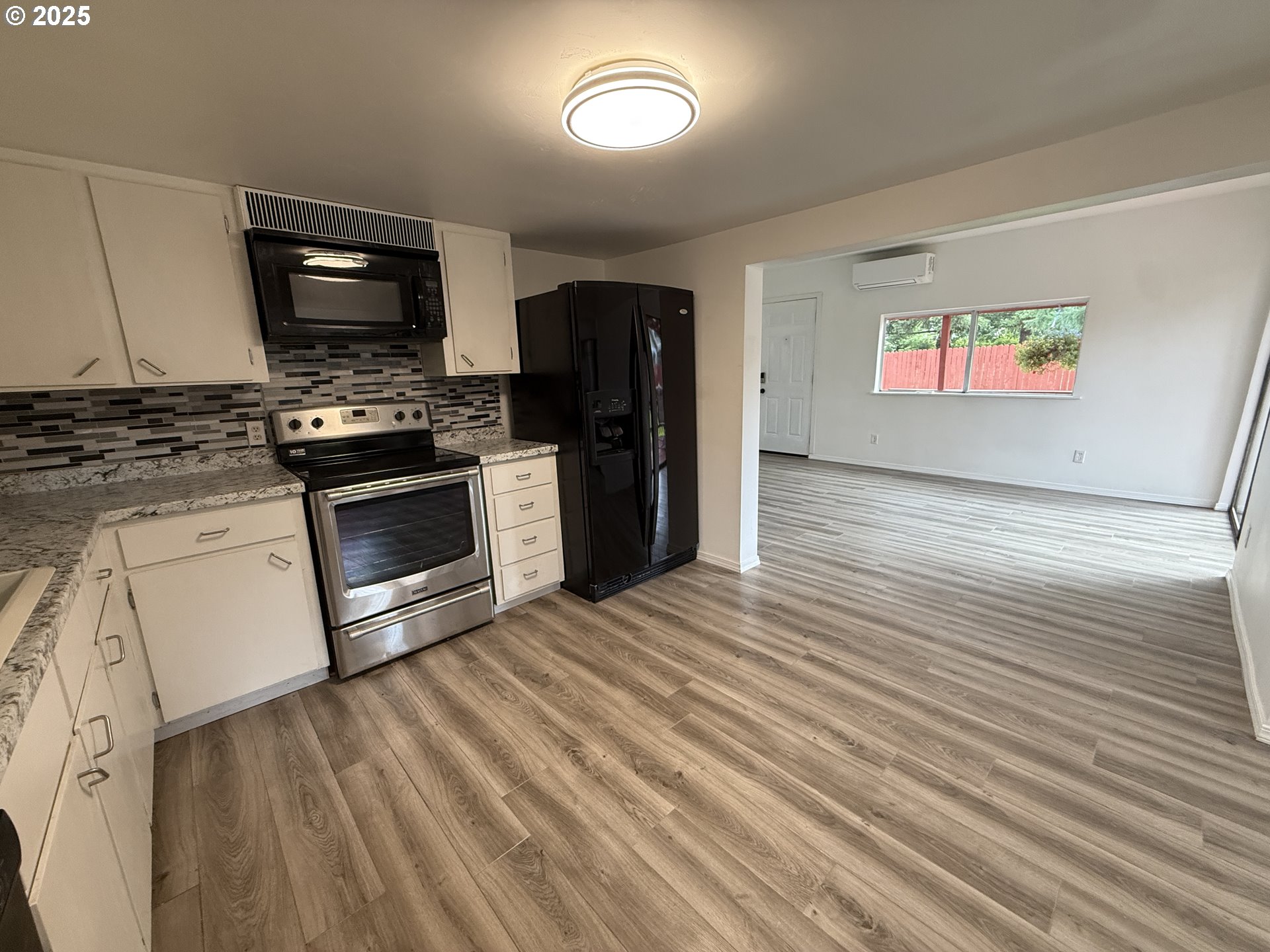 340 Radar Road Coos Bay, OR 97420 - Photo 19 of 47 Gallery Image 19