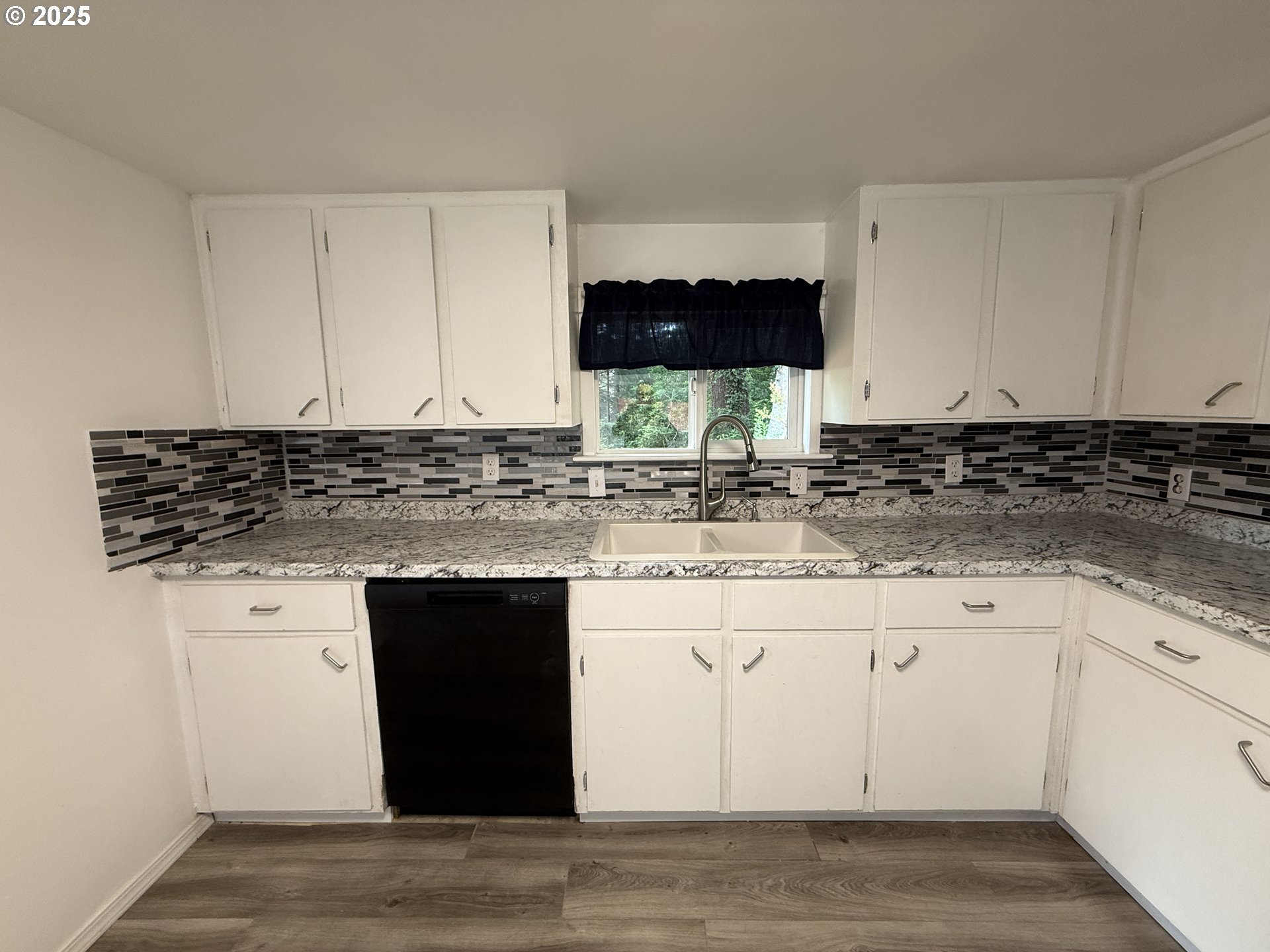 340 Radar Road Coos Bay, OR 97420 - Photo 24 of 47 Gallery Image 24