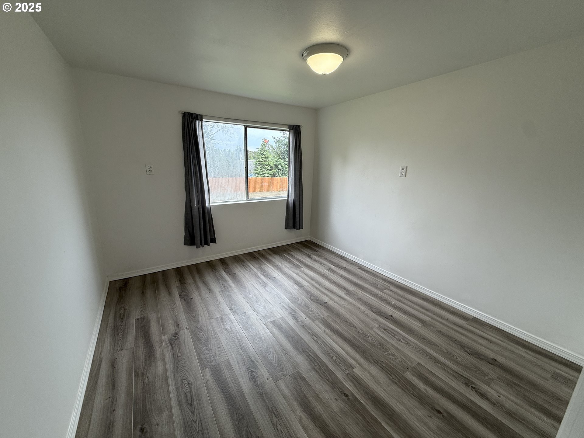 340 Radar Road Coos Bay, OR 97420 - Photo 29 of 47 Bedroom