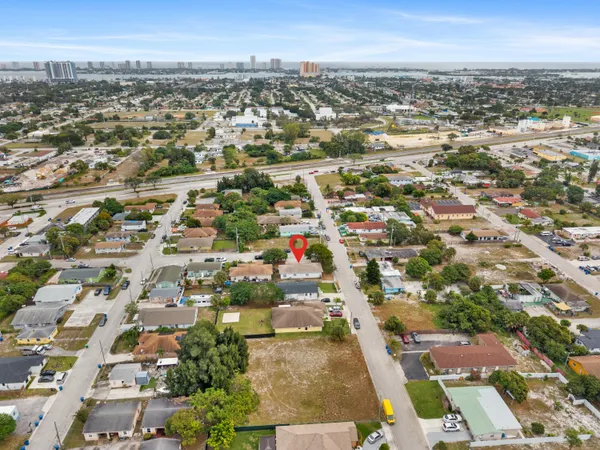 $450,000 | 3011 Avenue M, Riviera Beach, FL 33404