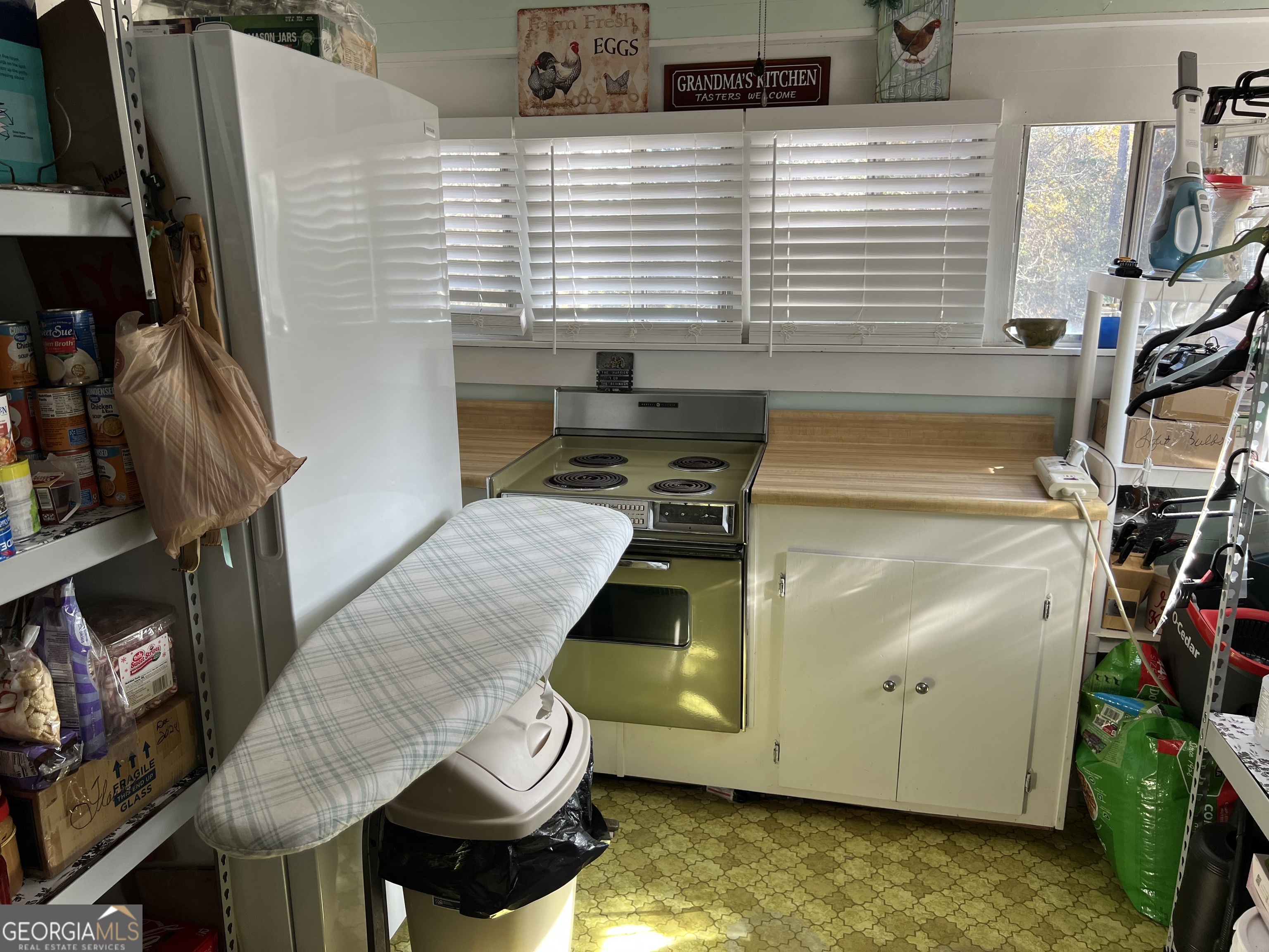 6419 Cochran Highway Cochran, GA 31014 - Photo 22 of 55 a view of balcony with furniture