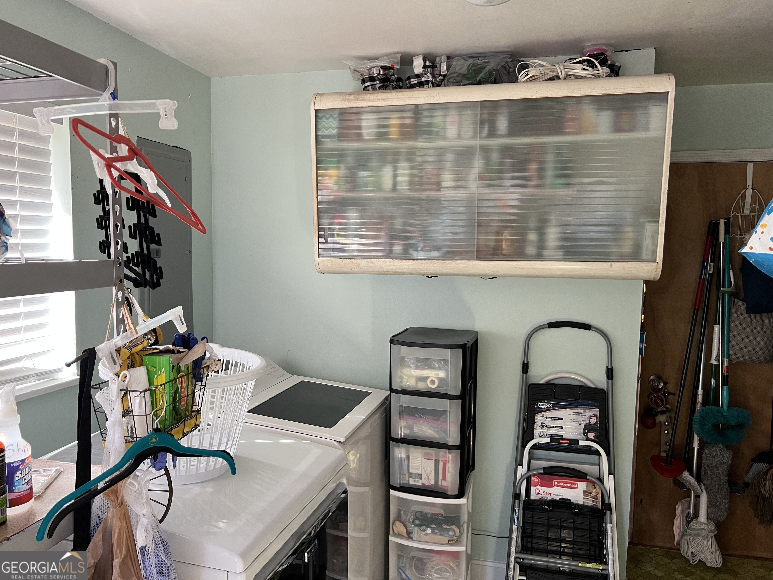 6419 Cochran Highway Cochran, GA 31014 - Photo 23 of 55 a workspace with furniture and window