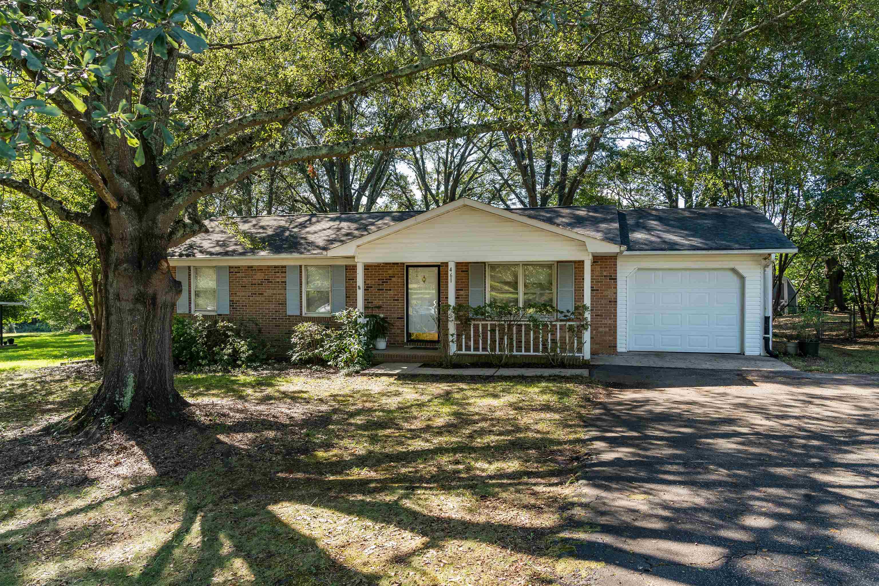 461 Geddis Road Inman, SC 29349 - Photo 1 of 32