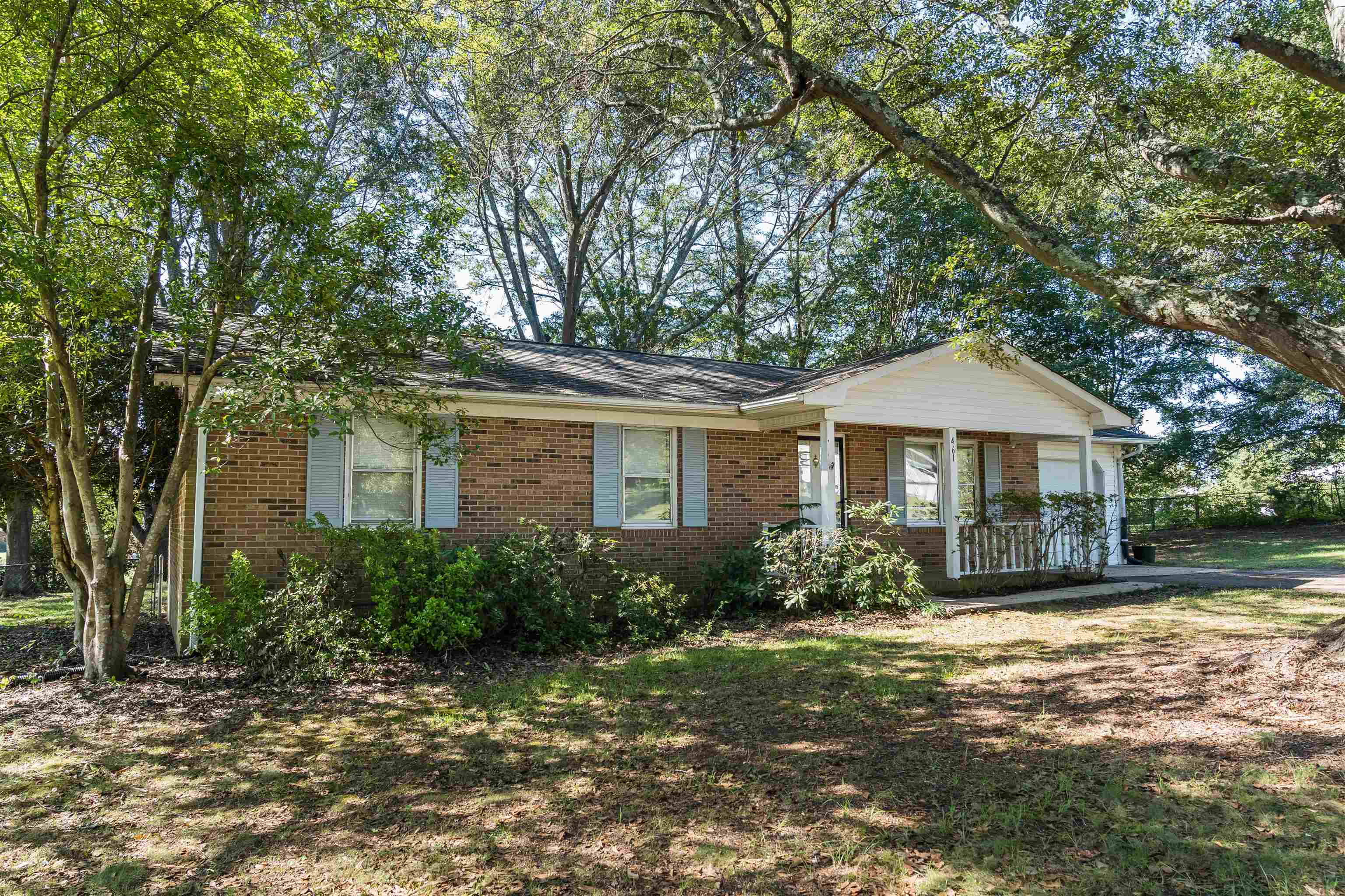 461 Geddis Road Inman, SC 29349 - Photo 2 of 32