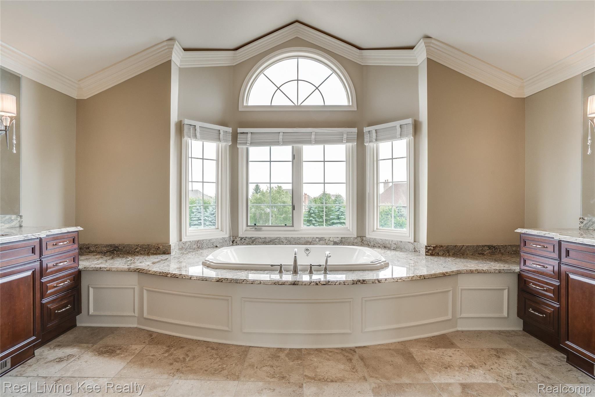 2675 Shorebrook Court Rochester, MI 48306 - Photo 79 of 98 Interiors (67 of 88).jpg