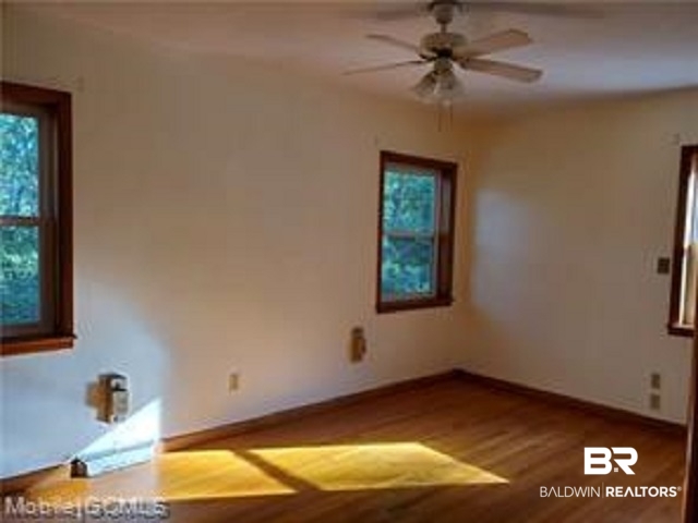 407 Alpine Street Chickasaw, AL 36611 - Photo 5 of 7
