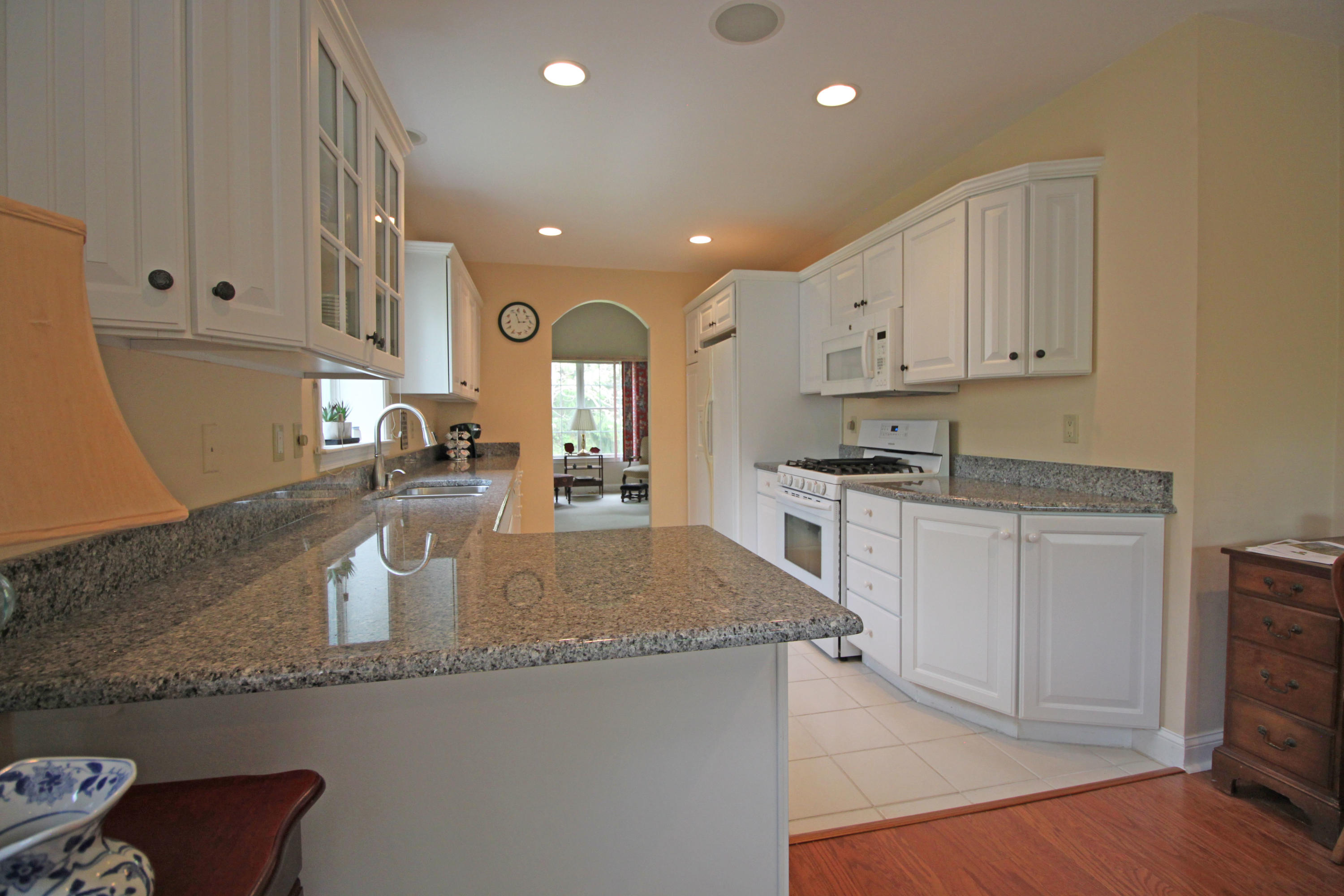 17 Windsor Point Mashpee, MA 02649 - Photo 3 of 40 kitchen with granite to stove from DA