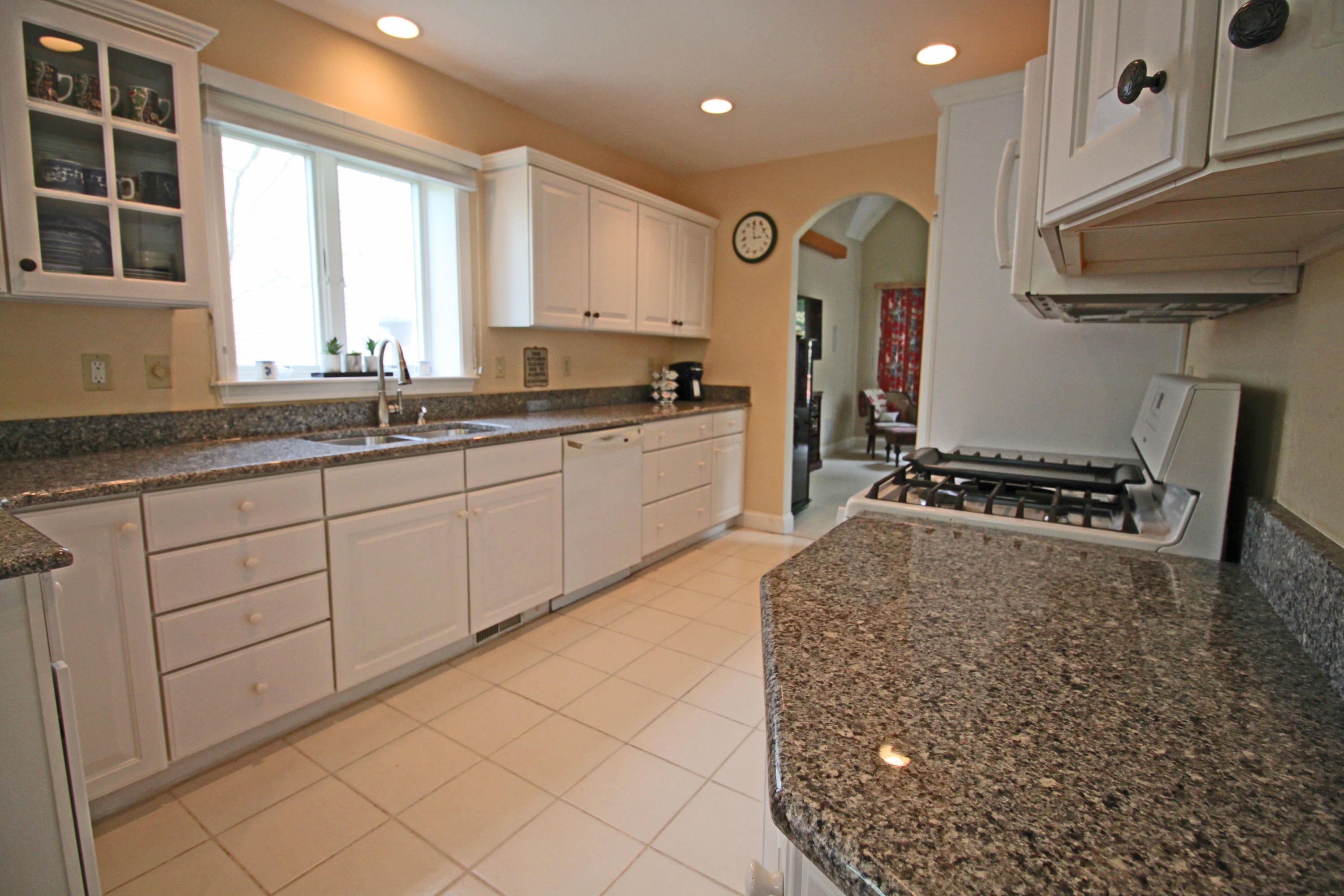 17 Windsor Point Mashpee, MA 02649 - Photo 7 of 40 kitchen with granite from dining area