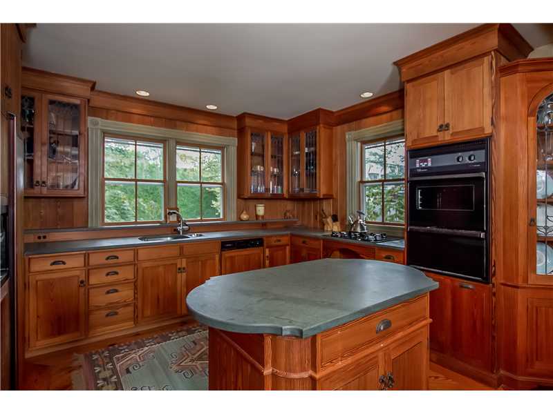 7 Ledge Road Newport, RI 02840 - Photo 8 of 22 Kitchen.