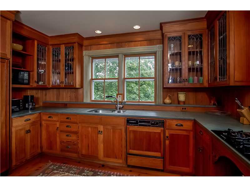 7 Ledge Road Newport, RI 02840 - Photo 9 of 22 Kitchen.