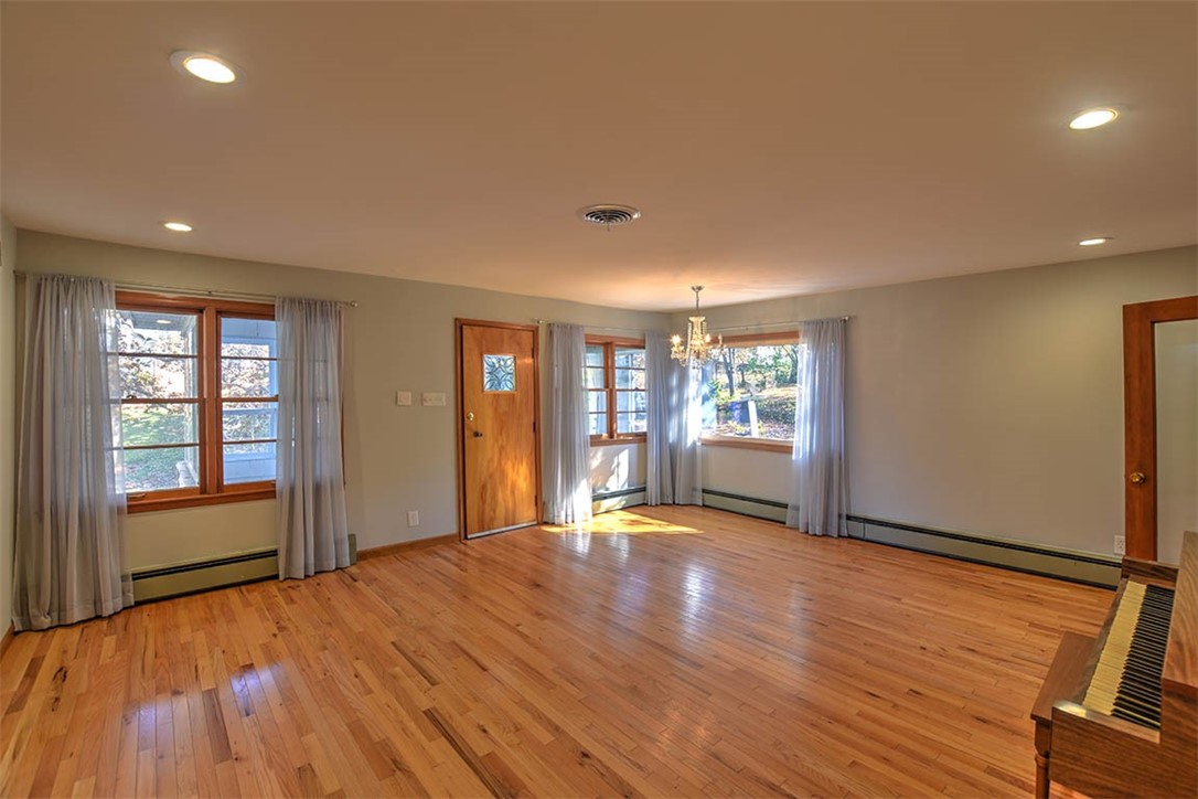 25 Forest Knolls Decatur, IL 62521 - Photo 8 of 29