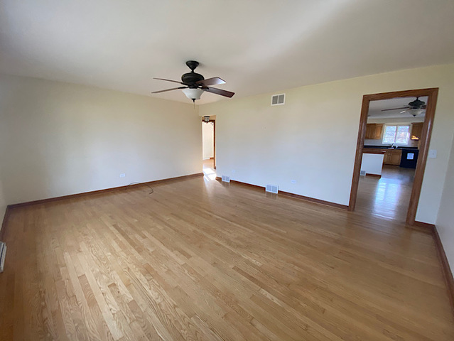 138 North Rohlwing Road Palatine, IL 60074 - Photo 3 of 21
