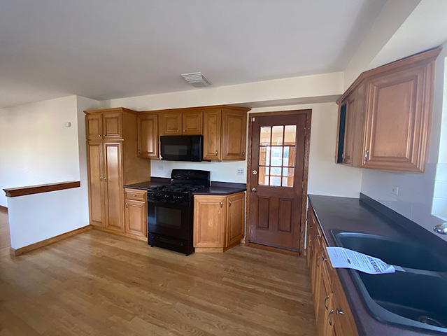 138 North Rohlwing Road Palatine, IL 60074 - Photo 6 of 21