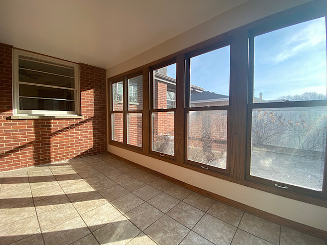 138 North Rohlwing Road Palatine, IL 60074 - Photo 7 of 21