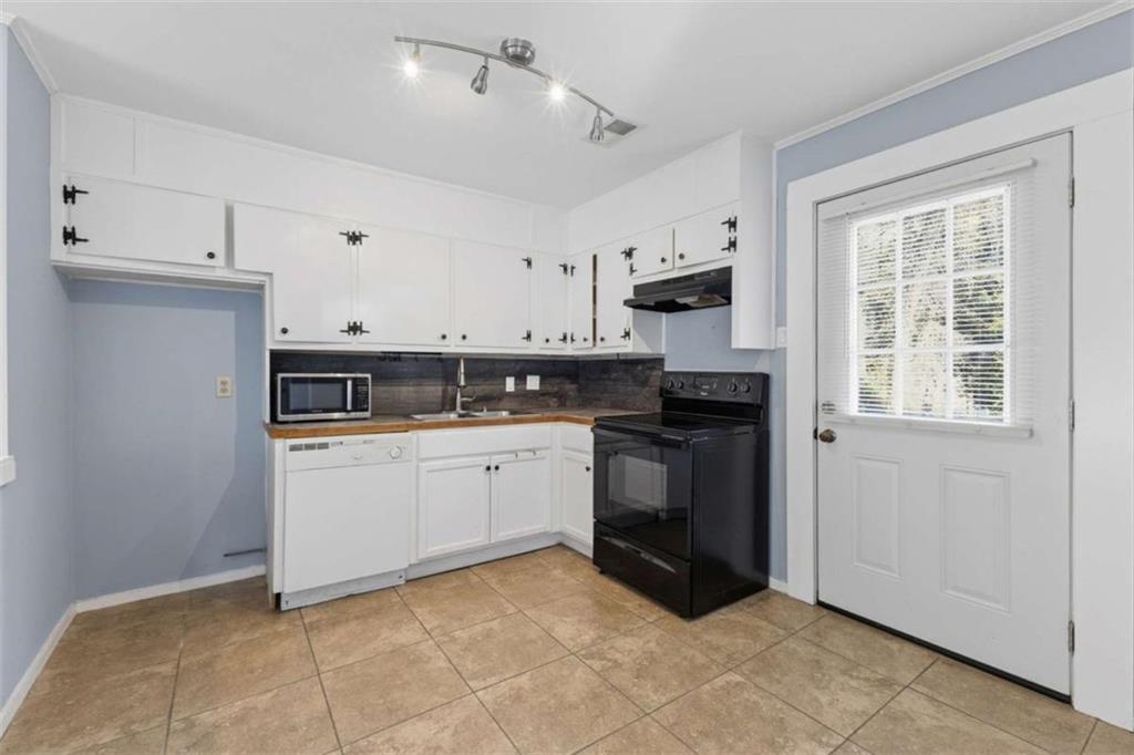 4810 Bartlett Road Forest Park, GA 30297 - Photo 8 of 24