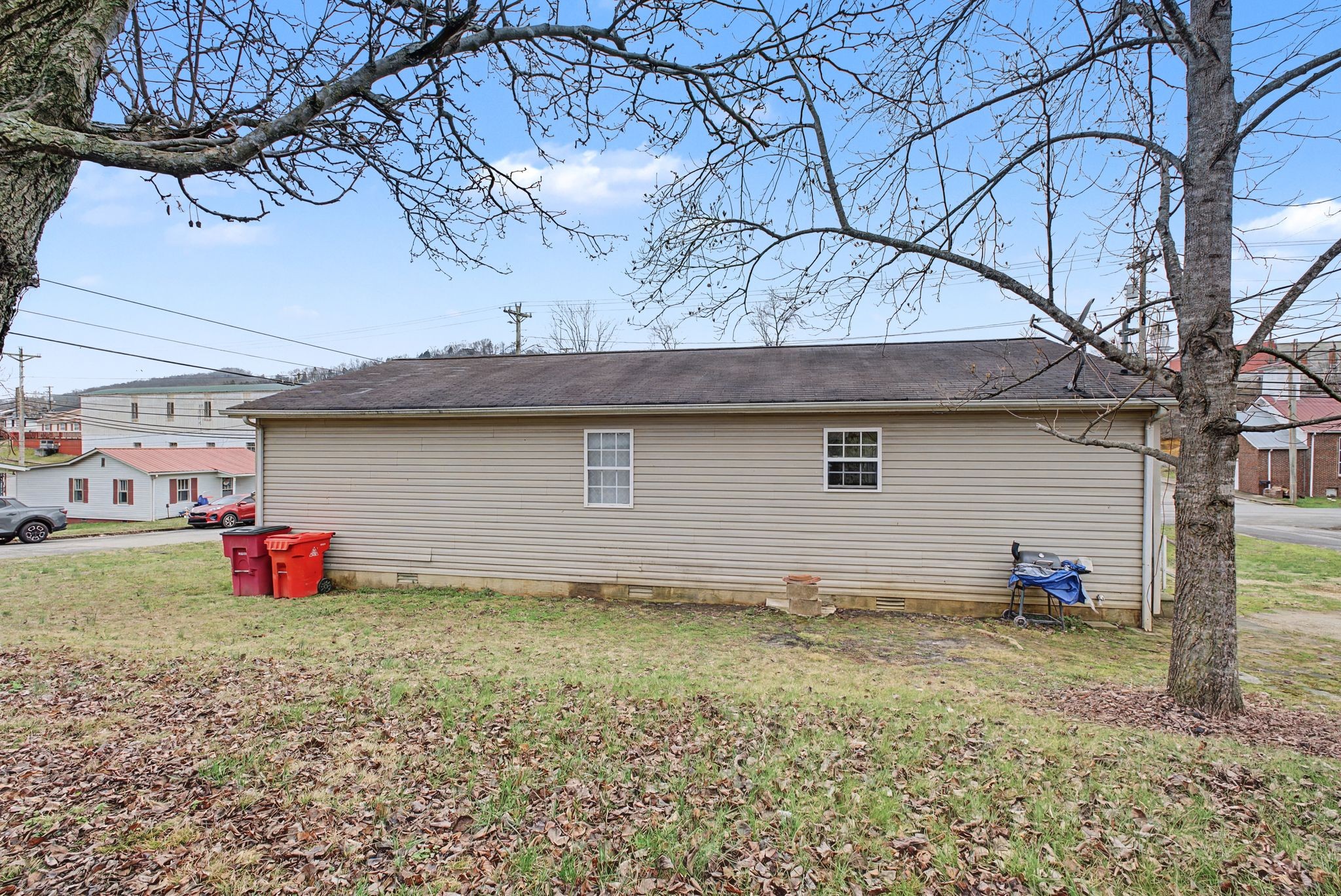 178 Spring Street Carthage, TN 37030 - Photo 25 of 27 a view of a backyard of the house