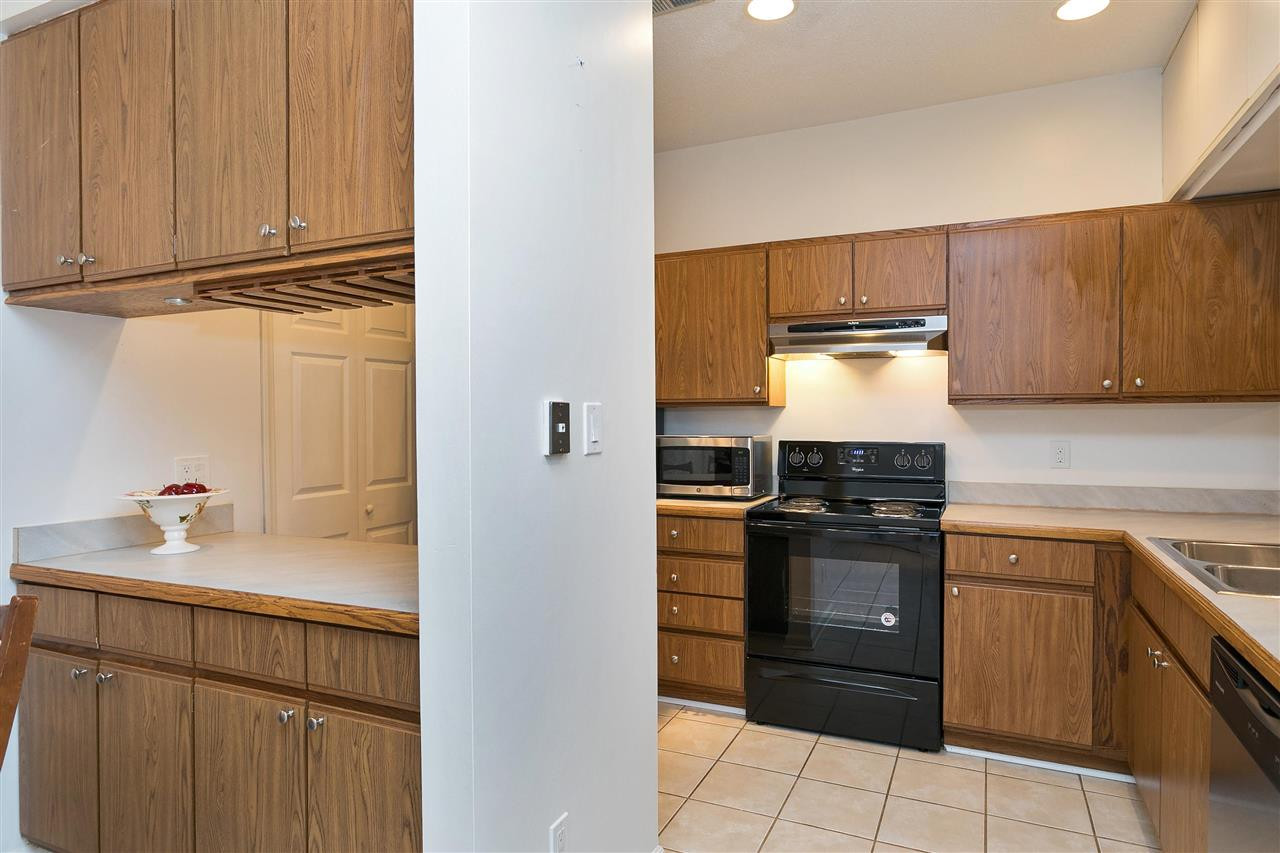 6020 Winterpointe Lane, Unit 101 Raleigh, NC 27606 - Photo 9 of 23 Kitchen