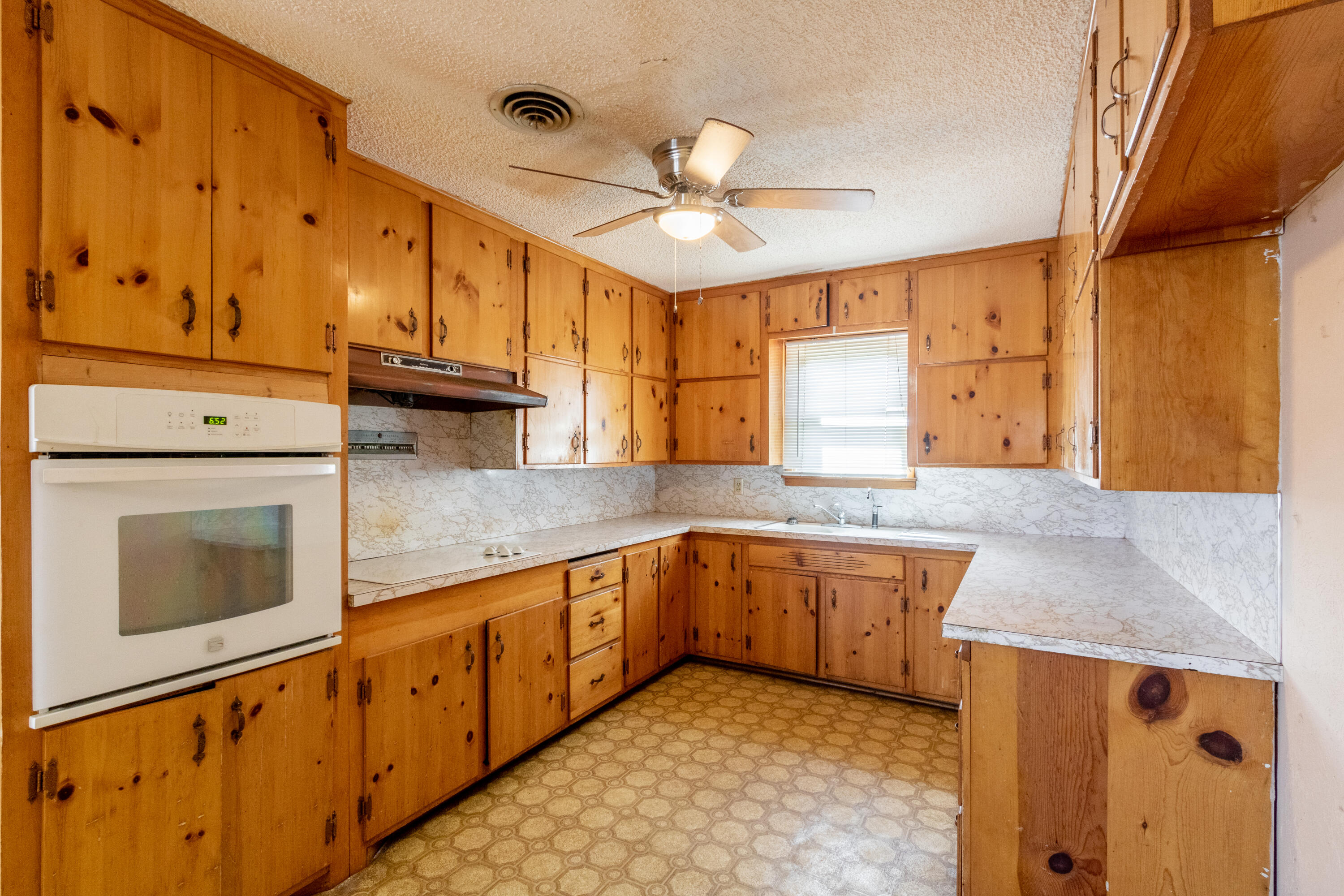 4817 C R 3300 Slaton, TX 79364 - Photo 11 of 30 Kitchen