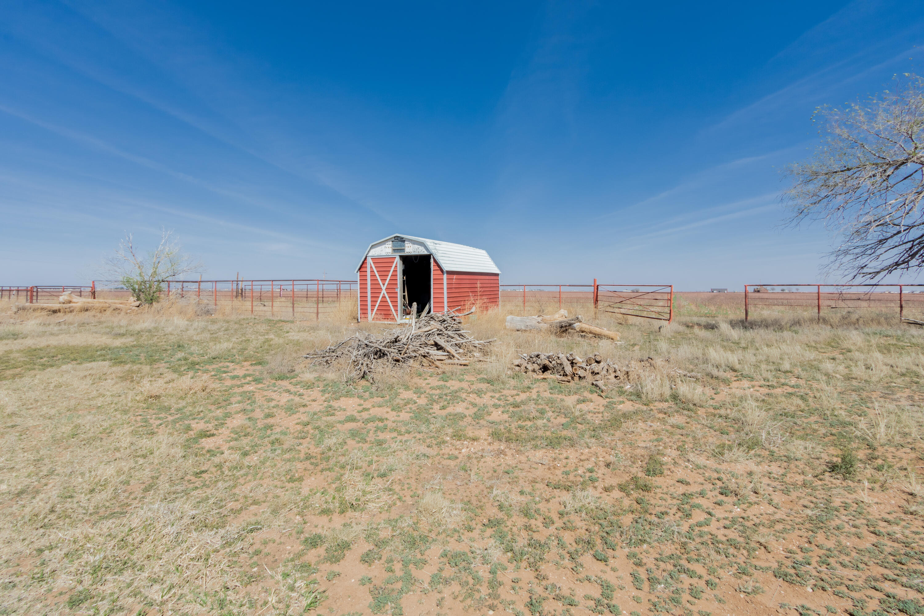 4817 C R 3300 Slaton, TX 79364 - Photo 29 of 30 Backyard