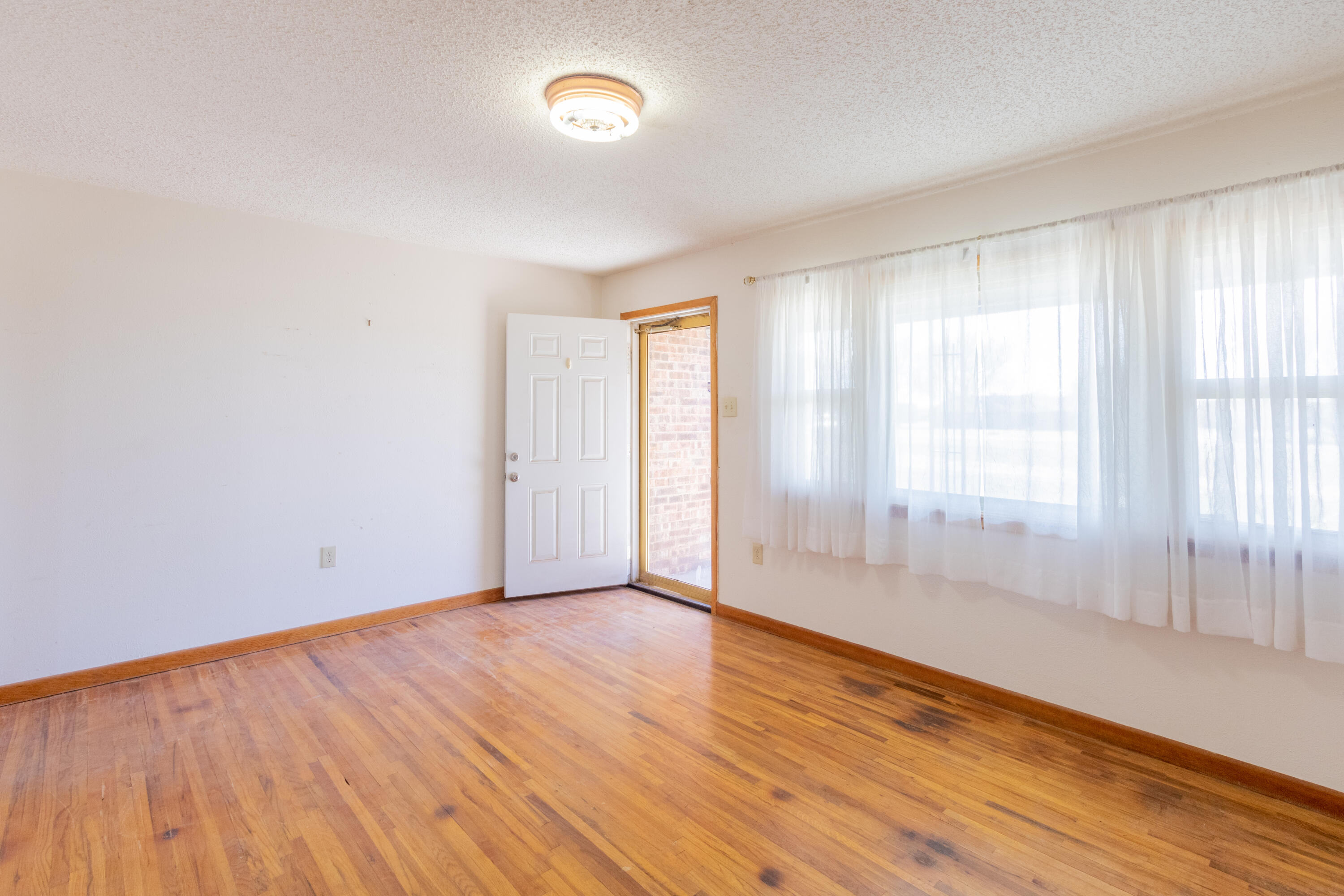 4817 C R 3300 Slaton, TX 79364 - Photo 3 of 30 Living Area