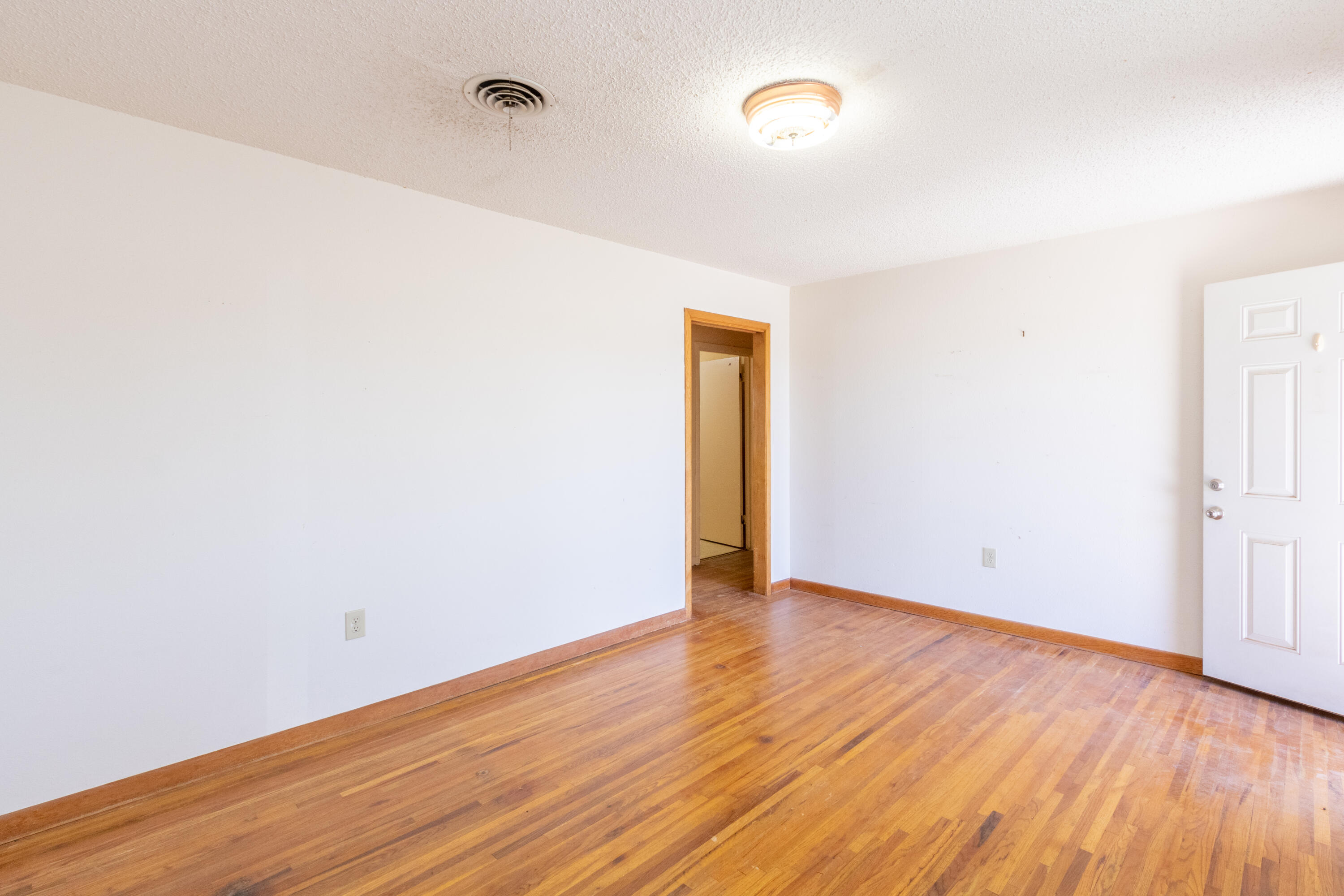 4817 C R 3300 Slaton, TX 79364 - Photo 8 of 30 Living Area