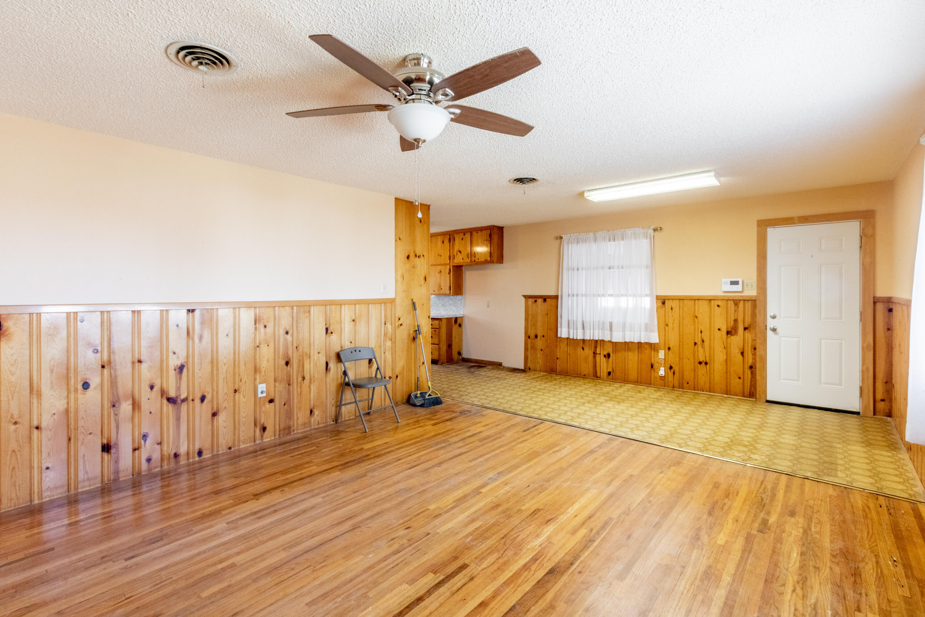 4817 C R 3300 Slaton, TX 79364 - Photo 9 of 30 Living Area
