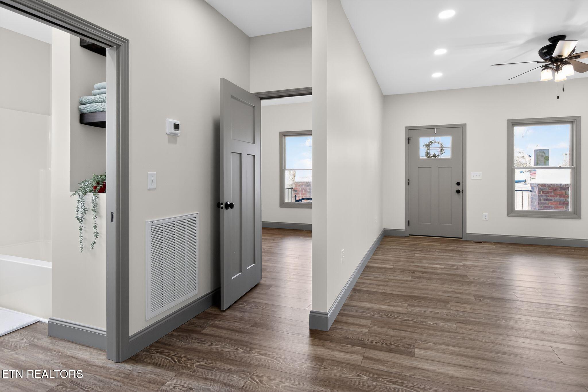 201 Cedar Street Loudon, TN 37774 - Photo 15 of 36 beyc69691d951170f