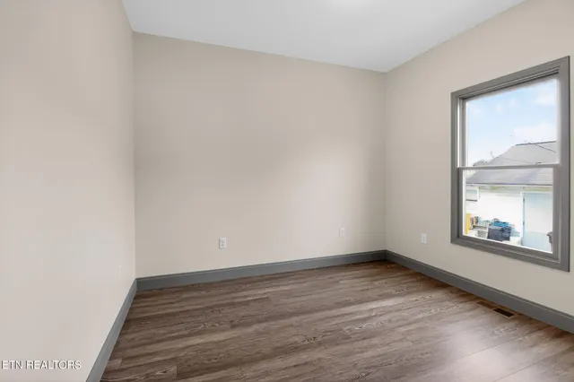 $299,000 | 201 Cedar Street, Loudon, TN 37774