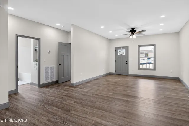 $299,000 | 201 Cedar Street, Loudon, TN 37774