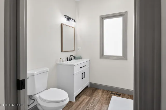 $299,000 | 201 Cedar Street, Loudon, TN 37774