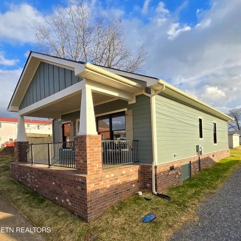 $299,000 | 201 Cedar Street, Loudon, TN 37774