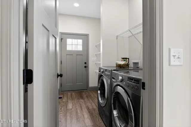 $299,000 | 201 Cedar Street, Loudon, TN 37774