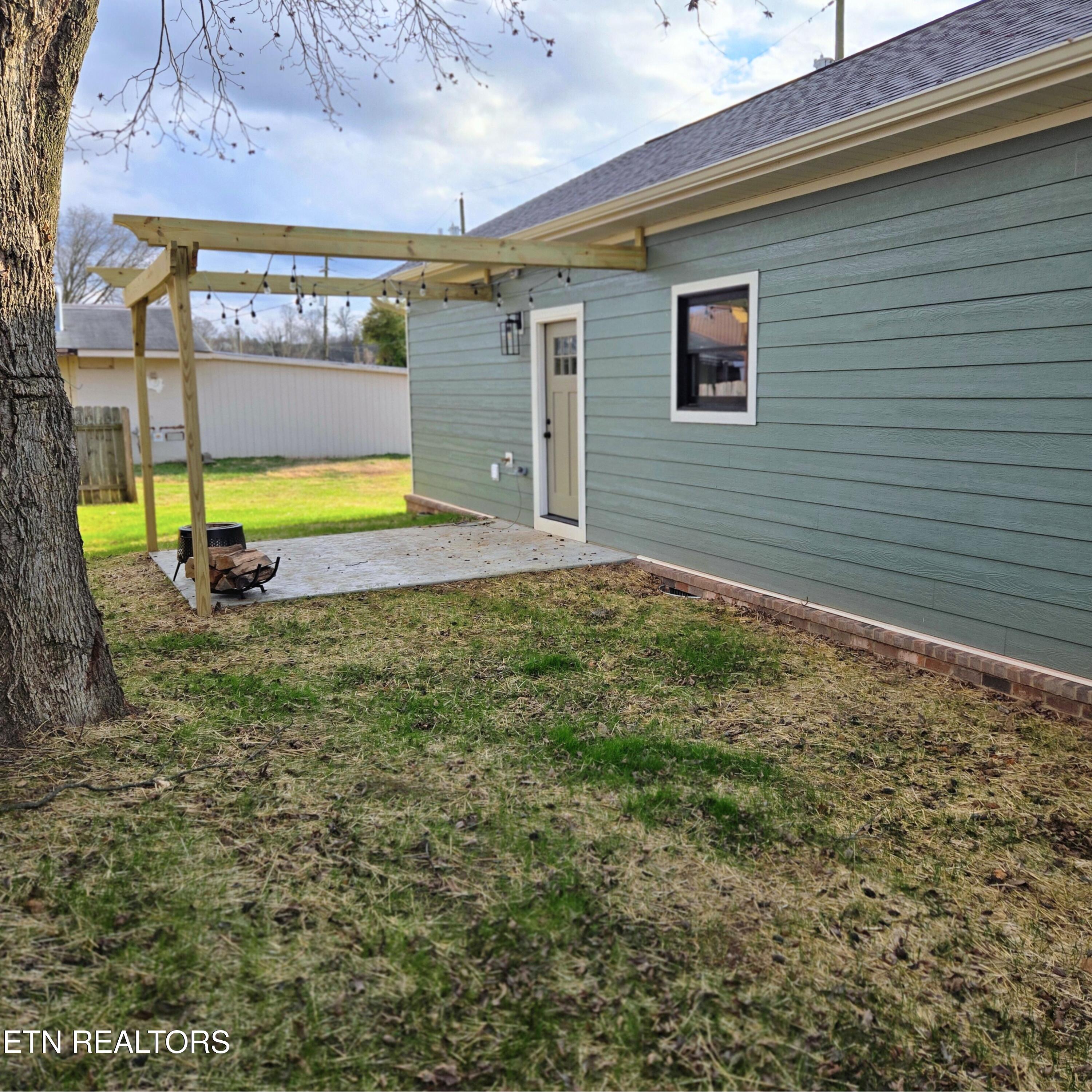 201 Cedar Street Loudon, TN 37774 - Photo 5 of 36 beyc6957a6539b33f