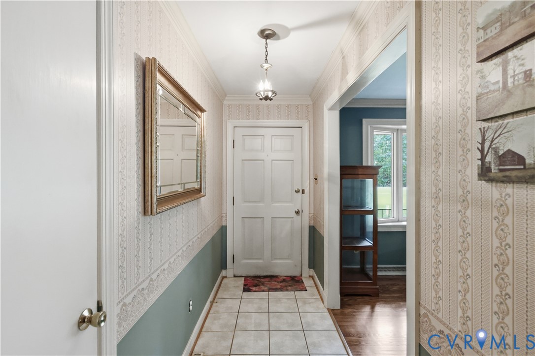 2500 Patricia Road Richmond, VA 23231 - Photo 3 of 34 Interior entry