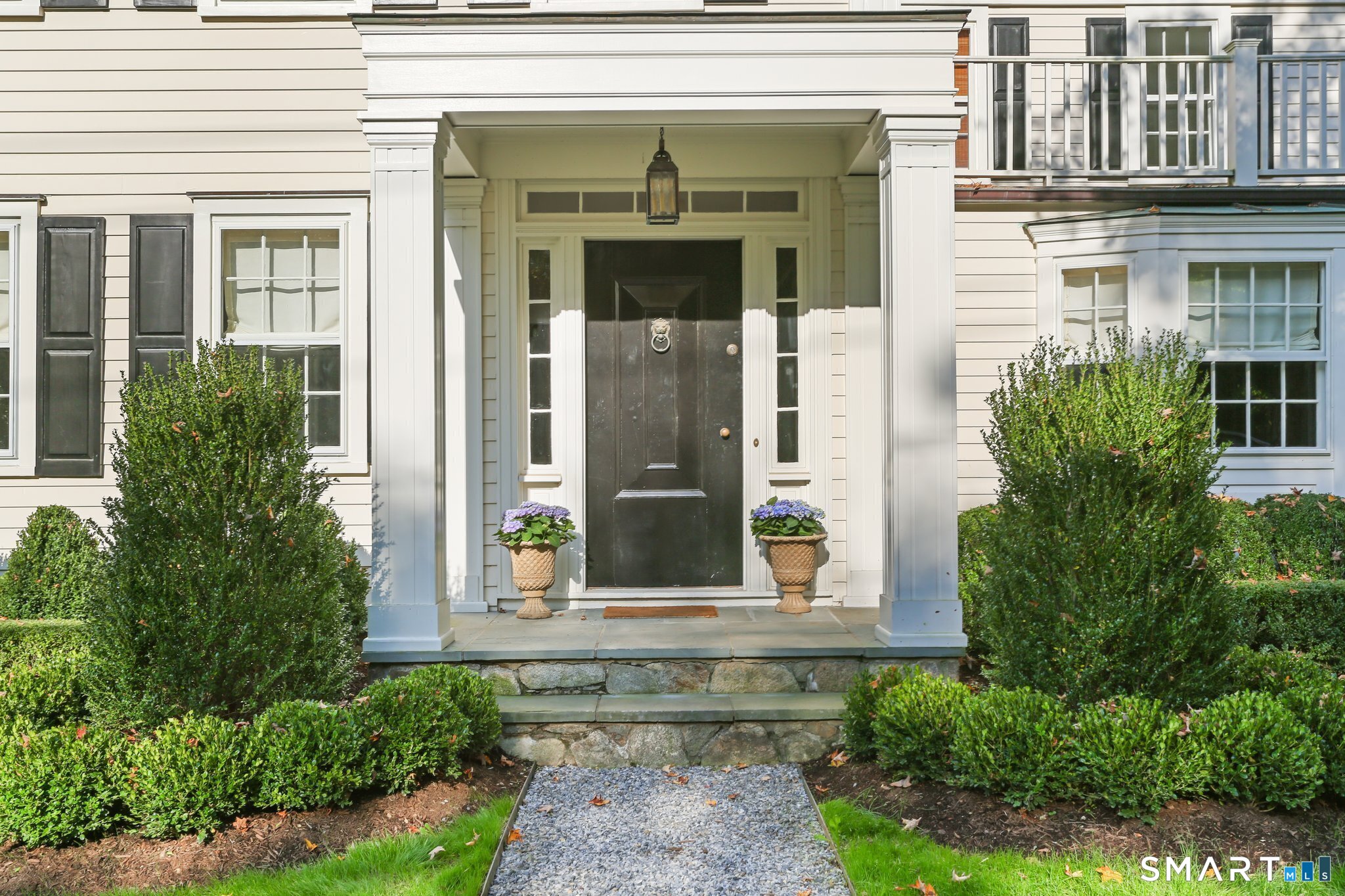 890 Silvermine Road New Canaan, CT 06840 - Photo 3 of 30 Front entrance