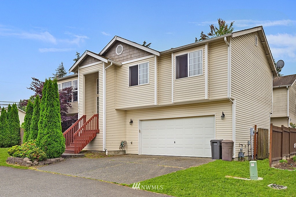12618 Alexander Road Everett, WA 98204 - Photo 2 of 8 Gallery Image 2