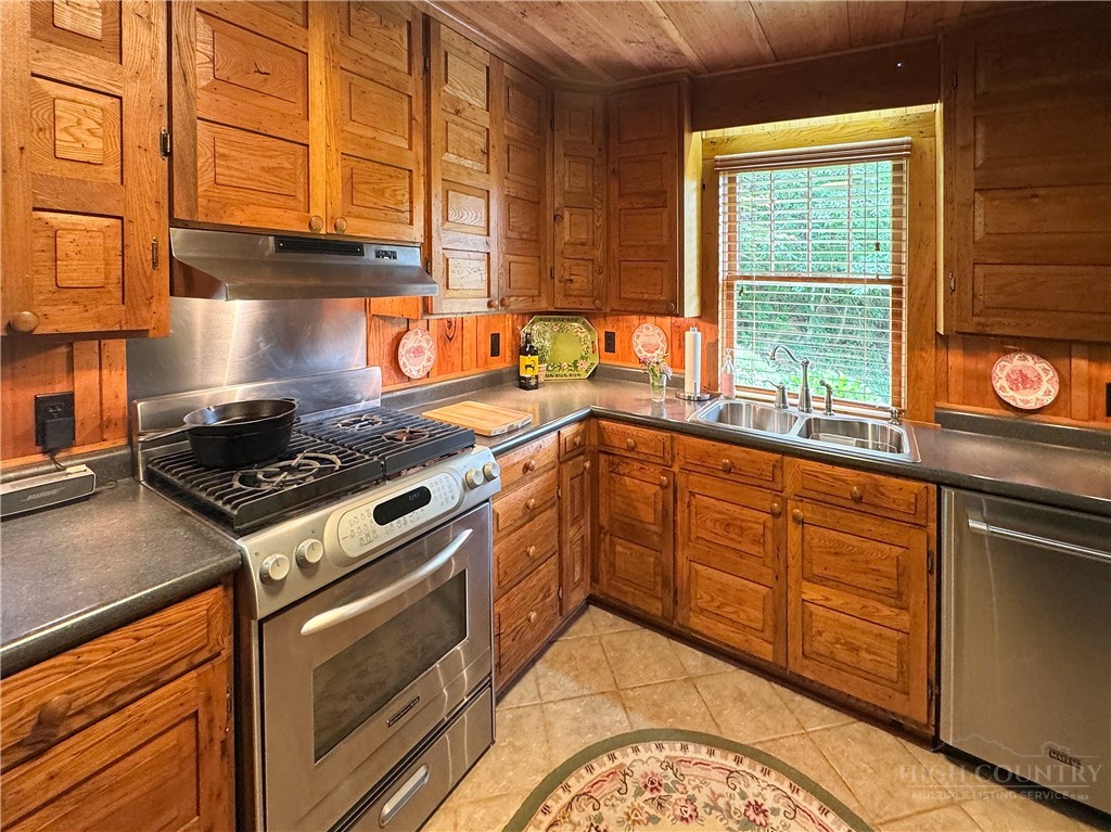 59 Warrior Road Marion, NC 28752 - Photo 8 of 50
