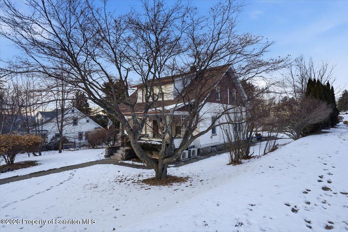 1425 Brook Street Scranton, PA 18505 - Photo 4 of 32 04-1425_Brook_St_044