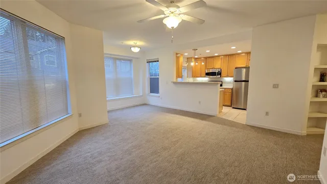 $2,545 | 4315 Issaquah-Pine Lake Road Southeast, Unit 1004, Sammamish, WA 98075