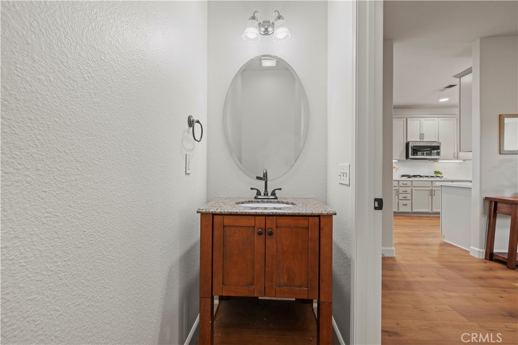 28238 Alton Way Castaic, CA 91384 - Photo 12 of 32