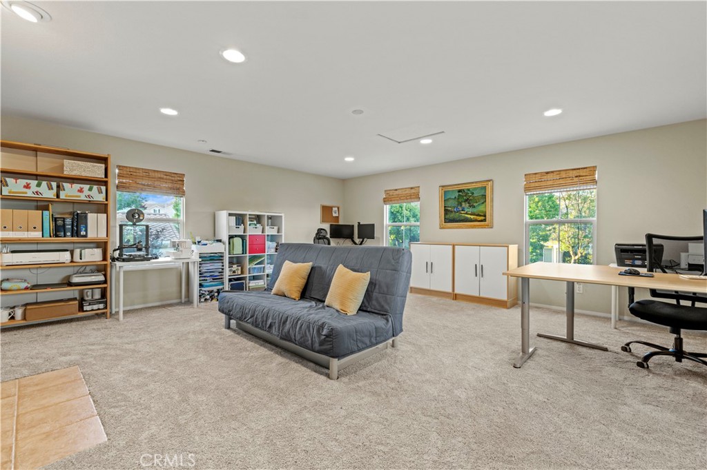 28238 Alton Way Castaic, CA 91384 - Photo 19 of 32