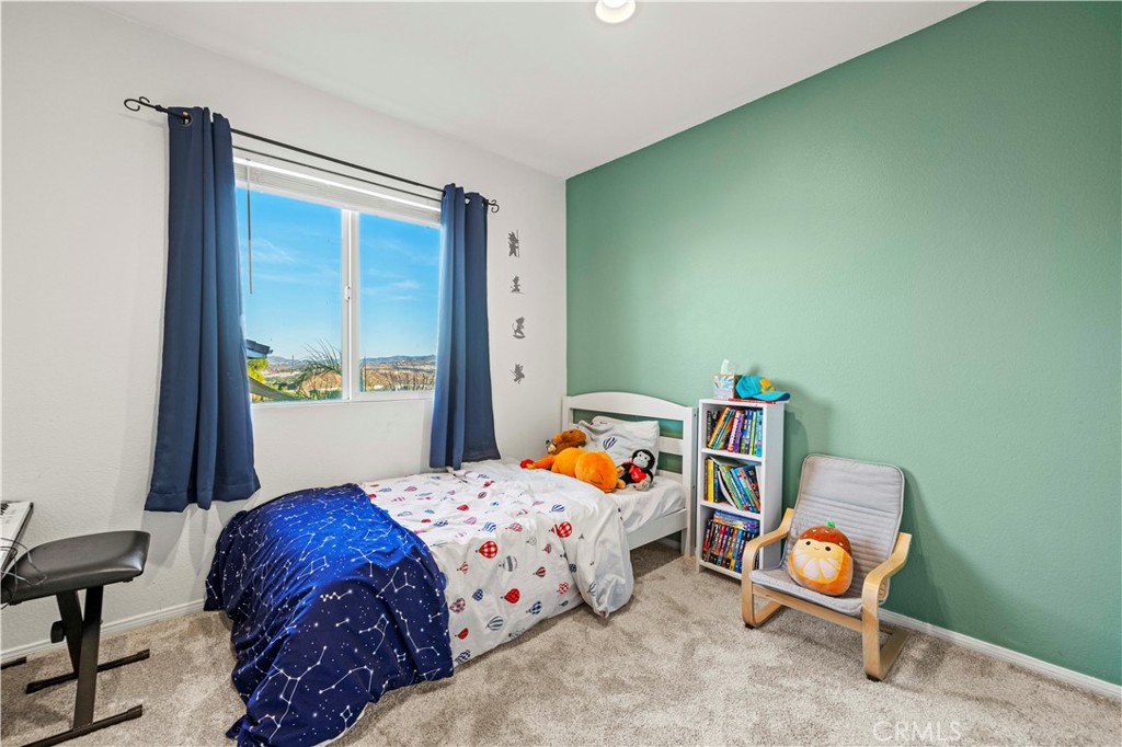 28238 Alton Way Castaic, CA 91384 - Photo 23 of 32