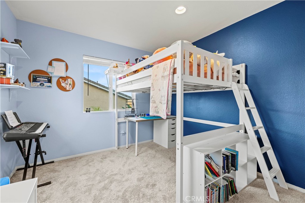 28238 Alton Way Castaic, CA 91384 - Photo 25 of 32