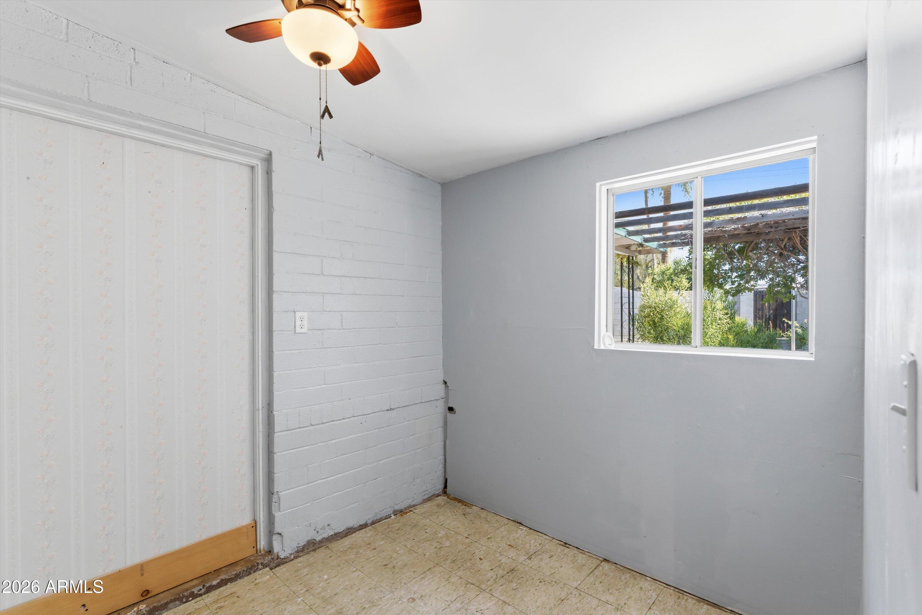 1130 East Colter Street Phoenix, AZ 85014 - Photo 18 of 37 26-Den off enclosed GR