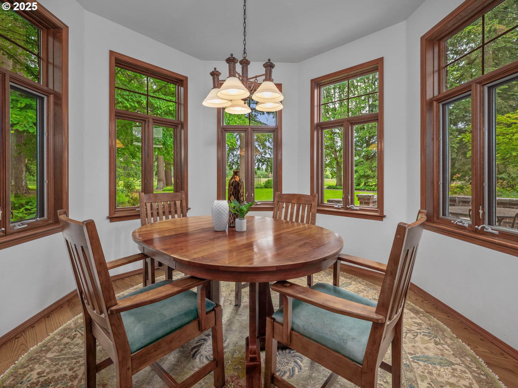 24825 Southwest Daniel Road Beaverton, OR 97078 - Photo 12 of 48 Kitchen/Nook