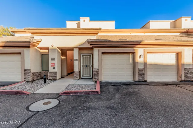 $245,000 | 6770 North 47th Avenue, Unit 2018, Glendale, AZ 85301