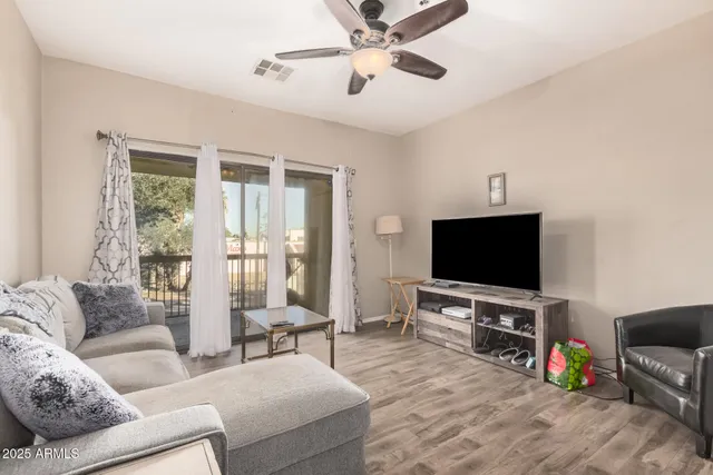 $245,000 | 6770 North 47th Avenue, Unit 2018, Glendale, AZ 85301