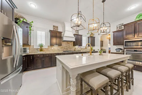 $550,000 | 1106 Le Triomphe Parkway, Broussard, LA 70518